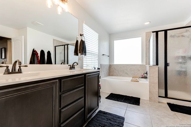 7939 Stalemate Cove, San Antonio, TX 78254