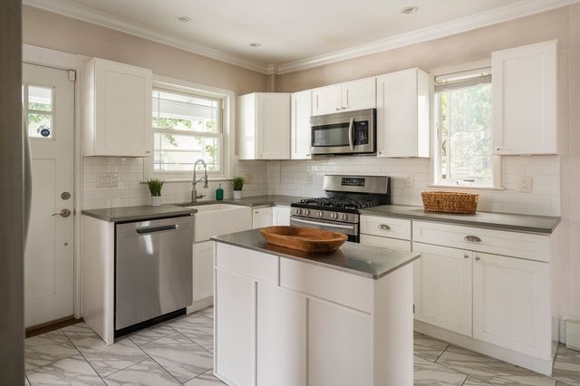 50 Columbia St, Swampscott, MA 01907