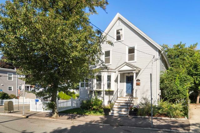 50 Columbia St, Swampscott, MA 01907
