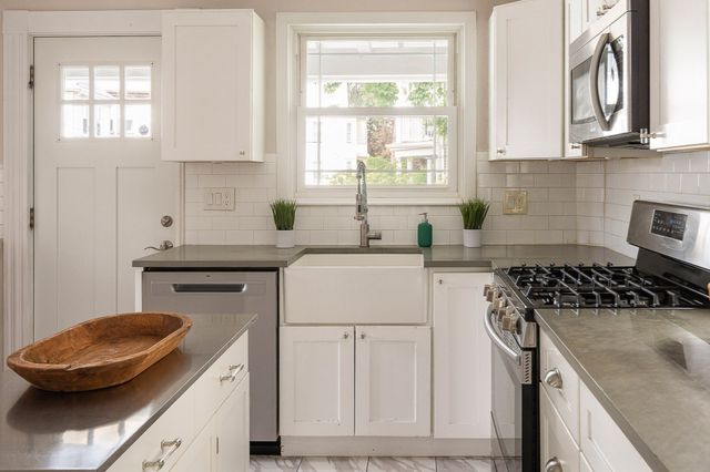 50 Columbia St, Swampscott, MA 01907