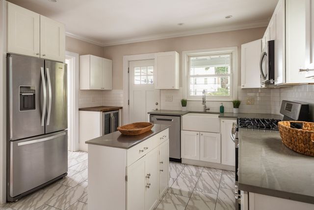 50 Columbia St, Swampscott, MA 01907