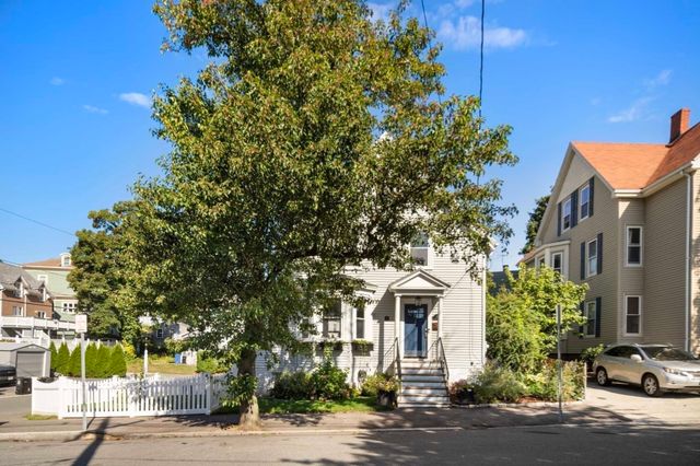 50 Columbia St, Swampscott, MA 01907