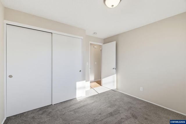 1386 Vanderbeck Ln, Woodburn, OR 97071