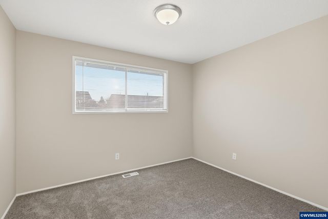 1386 Vanderbeck Ln, Woodburn, OR 97071