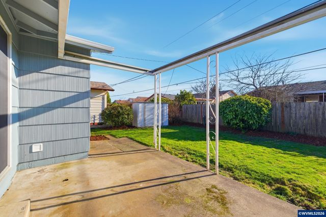 1386 Vanderbeck Ln, Woodburn, OR 97071