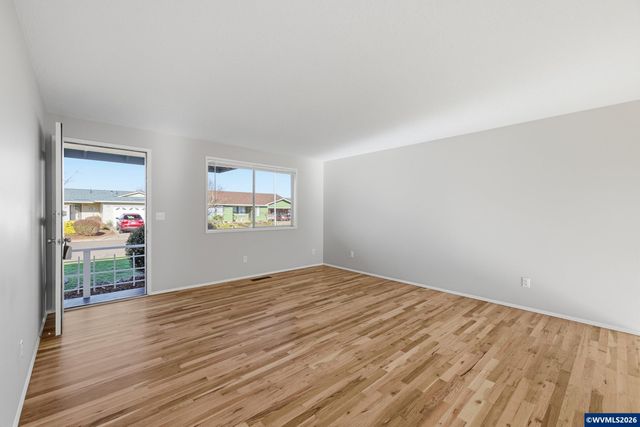 1386 Vanderbeck Ln, Woodburn, OR 97071