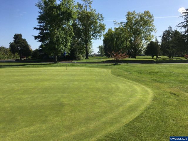 1386 Vanderbeck Ln, Woodburn, OR 97071