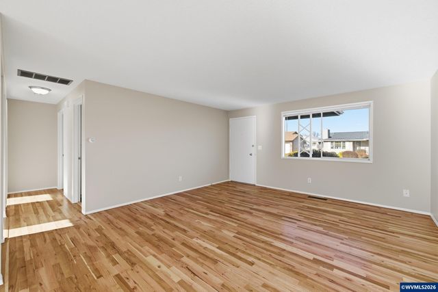 1386 Vanderbeck Ln, Woodburn, OR 97071