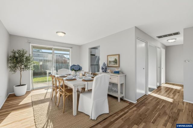 1386 Vanderbeck Ln, Woodburn, OR 97071