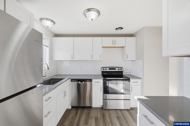 1386 Vanderbeck Ln, Woodburn, OR 97071