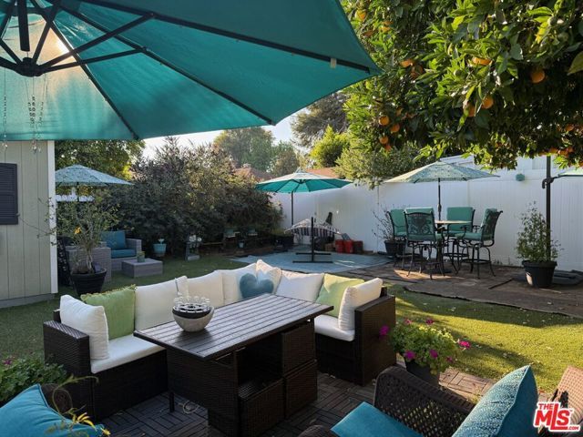 7713 Genesta Avenue, Los Angeles, CA 91406