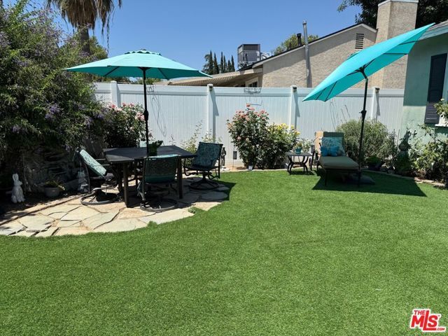 7713 Genesta Avenue, Los Angeles, CA 91406