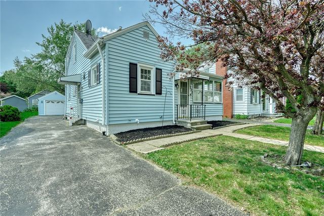 321 Oakwood Road, Greece, NY 14616