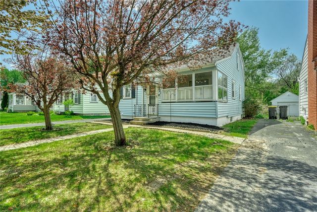 321 Oakwood Road, Greece, NY 14616
