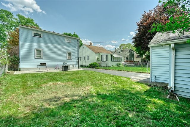321 Oakwood Road, Greece, NY 14616