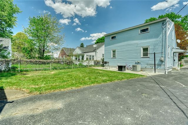 321 Oakwood Road, Greece, NY 14616