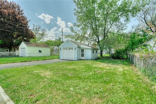 321 Oakwood Road, Greece, NY 14616