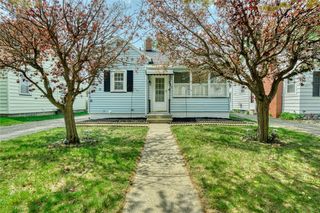321 Oakwood Road, Greece, NY 14616