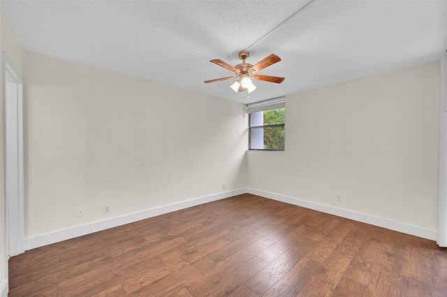 8415 Forest Hills Dr 305, Coral Springs, FL 33065