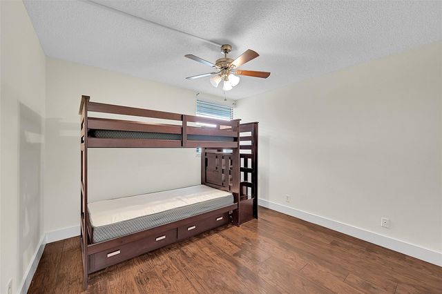 8415 Forest Hills Dr 305, Coral Springs, FL 33065