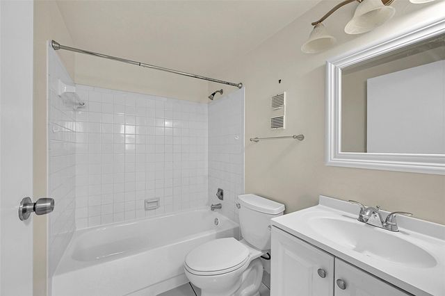 8415 Forest Hills Dr 305, Coral Springs, FL 33065