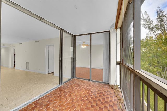 8415 Forest Hills Dr 305, Coral Springs, FL 33065