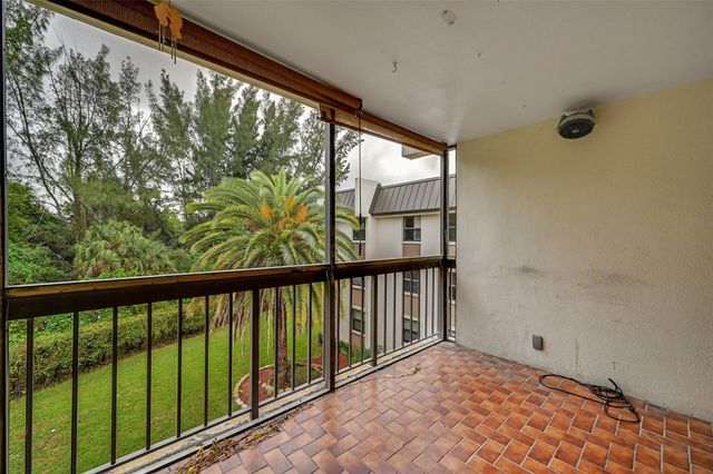 8415 Forest Hills Dr 305, Coral Springs, FL 33065