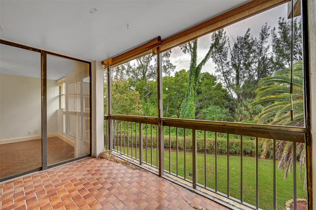 8415 Forest Hills Dr 305, Coral Springs, FL 33065