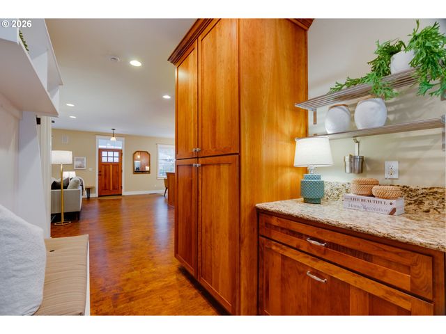 4188 Sw 100TH Ter, Beaverton, OR 97005