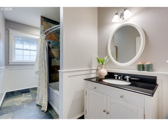 4188 Sw 100TH Ter, Beaverton, OR 97005