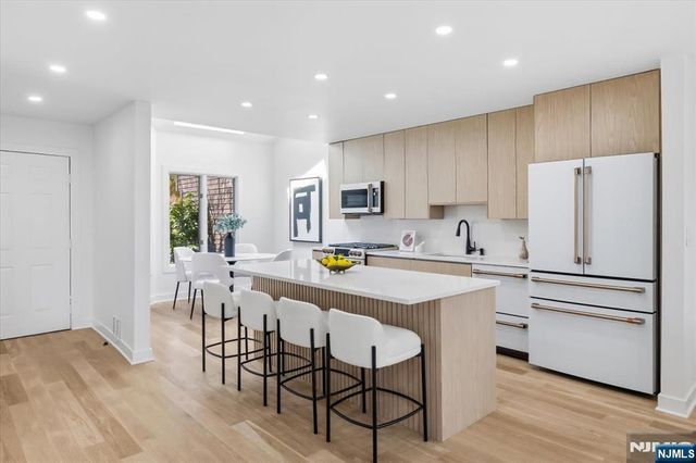 370 French Court, Teaneck, NJ 07666