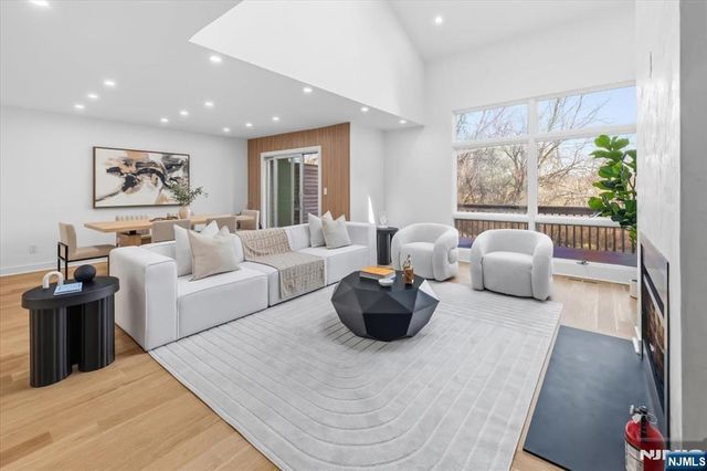 370 French Court, Teaneck, NJ 07666