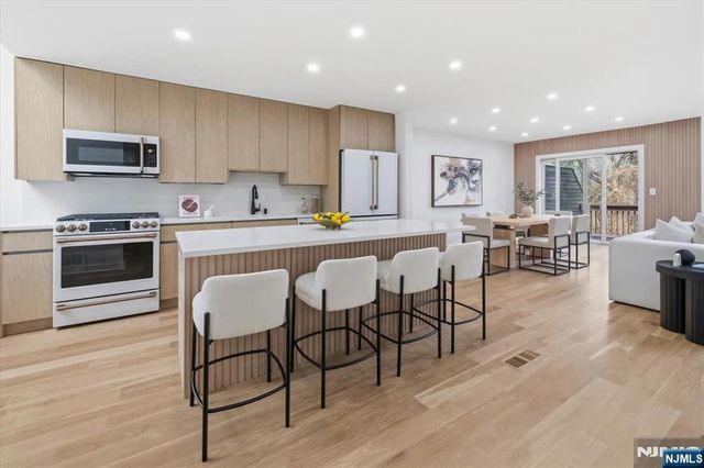 370 French Court, Teaneck, NJ 07666