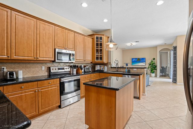 127 PALM BEACH PLANTATION Boulevard, West Palm Beach, FL 33411
