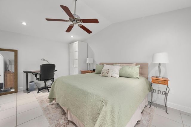 1433 Captains Walk 18d, Fort Pierce, FL 34950