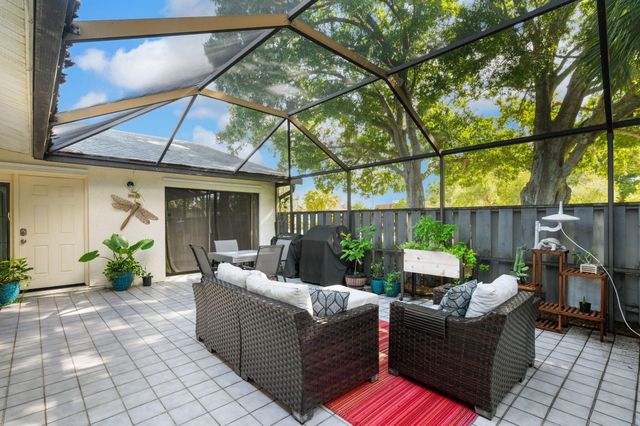 1433 Captains Walk 18d, Fort Pierce, FL 34950