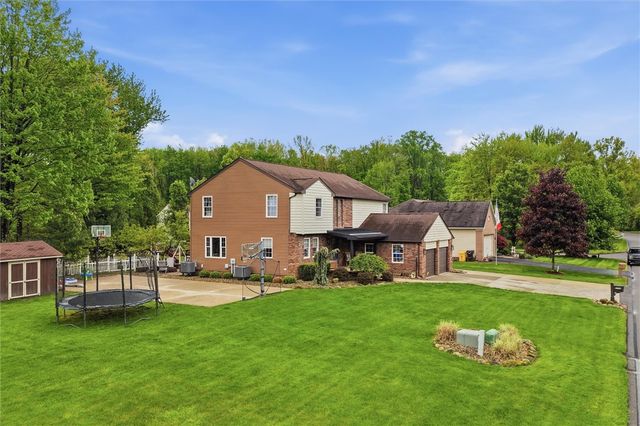3328 Long Branch Dr, Neshannock Twp, PA 16105
