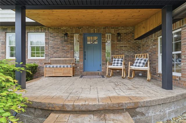 3328 Long Branch Dr, Neshannock Twp, PA 16105