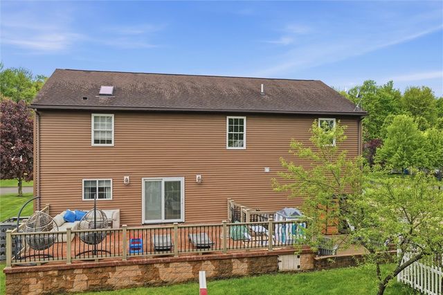 3328 Long Branch Dr, Neshannock Twp, PA 16105