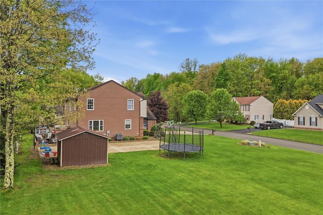 3328 Long Branch Dr, Neshannock Twp, PA 16105