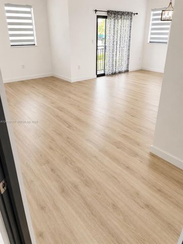 15560 SW 136th St 201, Miami, FL 33196