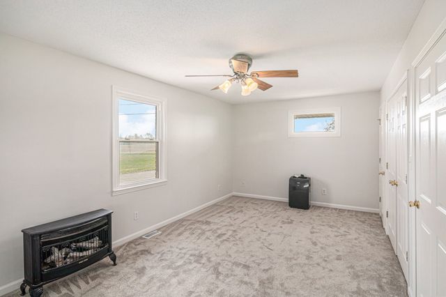 2650 Cook Rd, Woodlawn, TN 37191