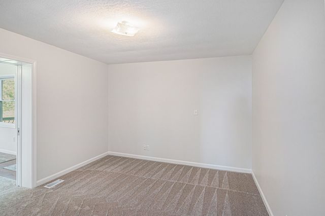 2650 Cook Rd, Woodlawn, TN 37191