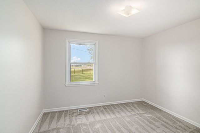 2650 Cook Rd, Woodlawn, TN 37191