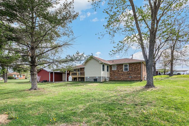 2650 Cook Rd, Woodlawn, TN 37191