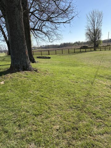 2650 Cook Rd, Woodlawn, TN 37191