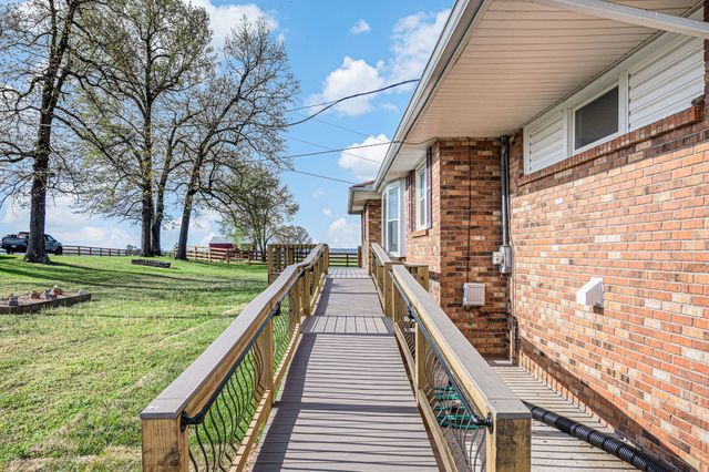 2650 Cook Rd, Woodlawn, TN 37191