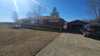 2650 Cook Rd, Woodlawn, TN 37191