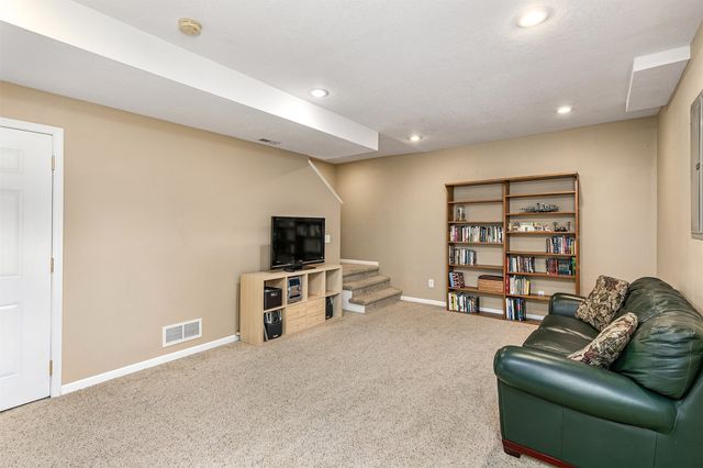 4219 NW 8th Court, Ankeny, IA 50023