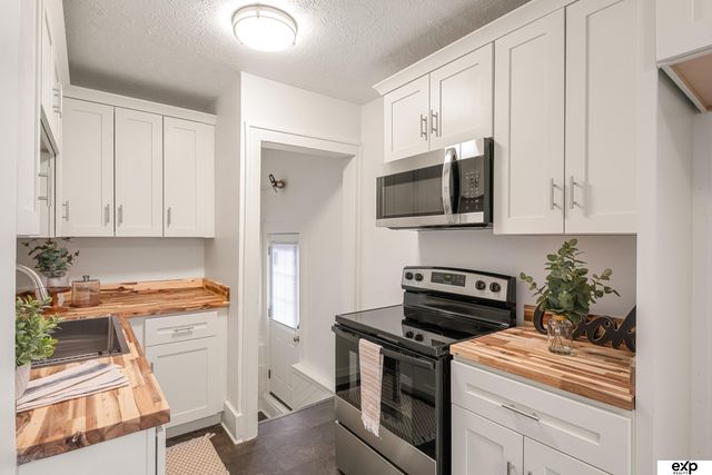 2717 N 48th Avenue, Omaha, NE 68104